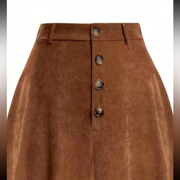 Plus size button through skirt - Picture 6 of 15